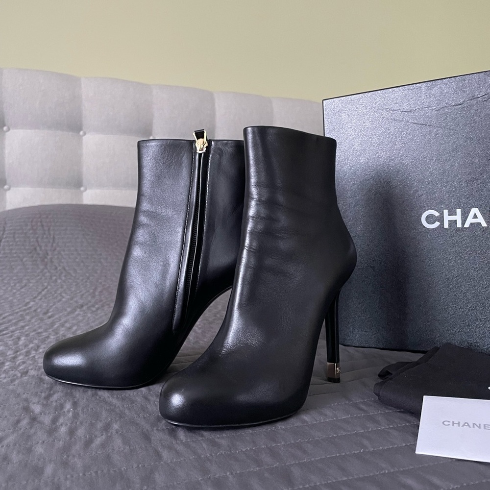 Chanel booties size 37 - Picture 2 of 10